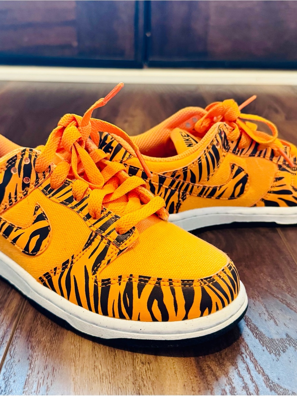 Nike Dunk Low “Tiger Stripes” DZ5633-800 Youth Sneakers 1.5Y - Picture 3 of 11